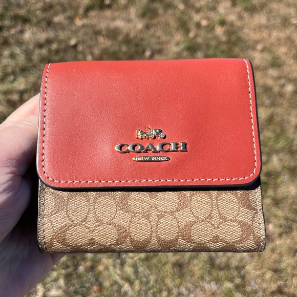 Like New Coach Colorblock Trifold Wallet - Picture 13 of 13